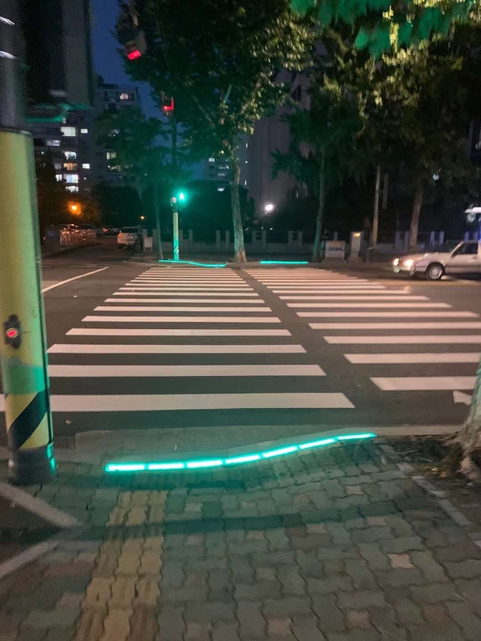 1680260457980971.jpg 韩国红绿灯.jpg