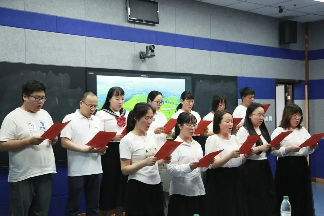 1733498878145350.png 诵读1.png