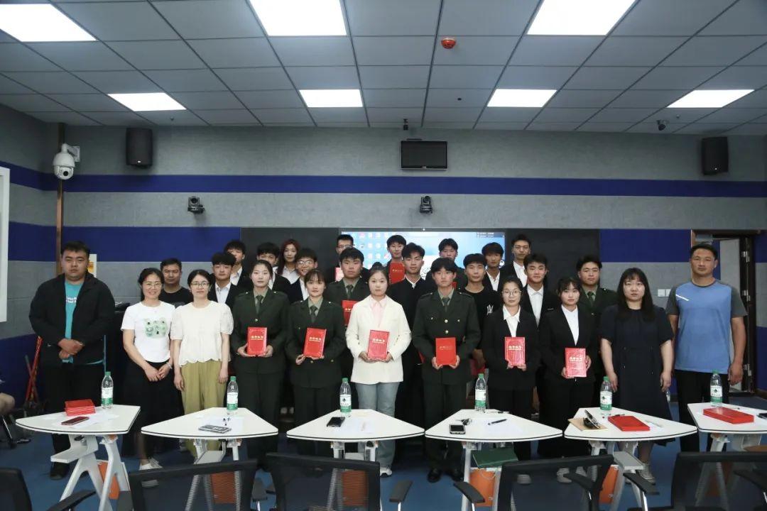 1733498895375814.png 诵读2.png